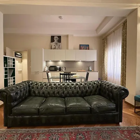 Steps From Piazza Maggiore - 1 Bedroom Bologna