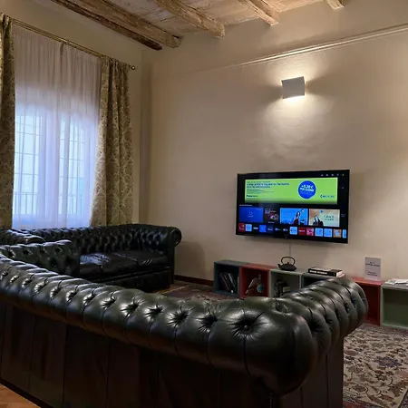 Steps From Piazza Maggiore - 1 Bedroom Bologna